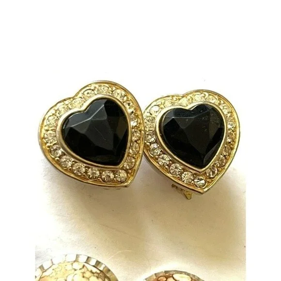 Vintage Lot of 4 Pair Clip on Earrings Gold Tone Enamel Heart Shape Black - Picture 5 of 8